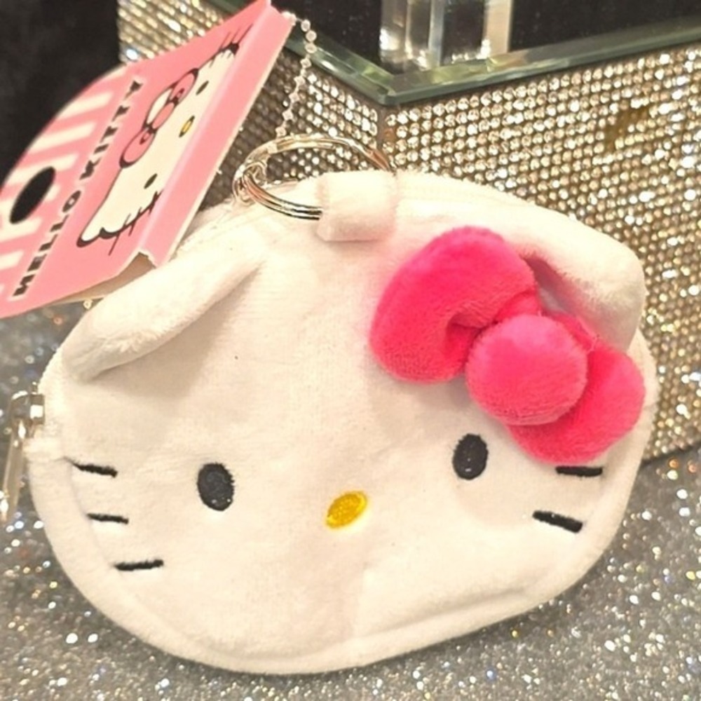 Hello Kitty Zip Keychain Wallet - Picture 4 of 7